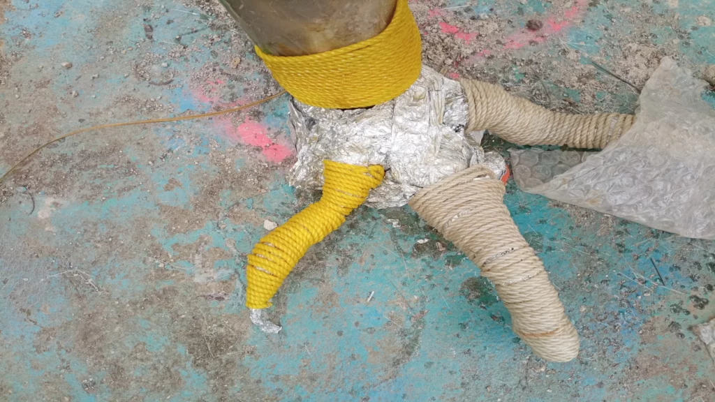 Fabrication griffes d'un hippogriffe au parc d'attractions Fantassia