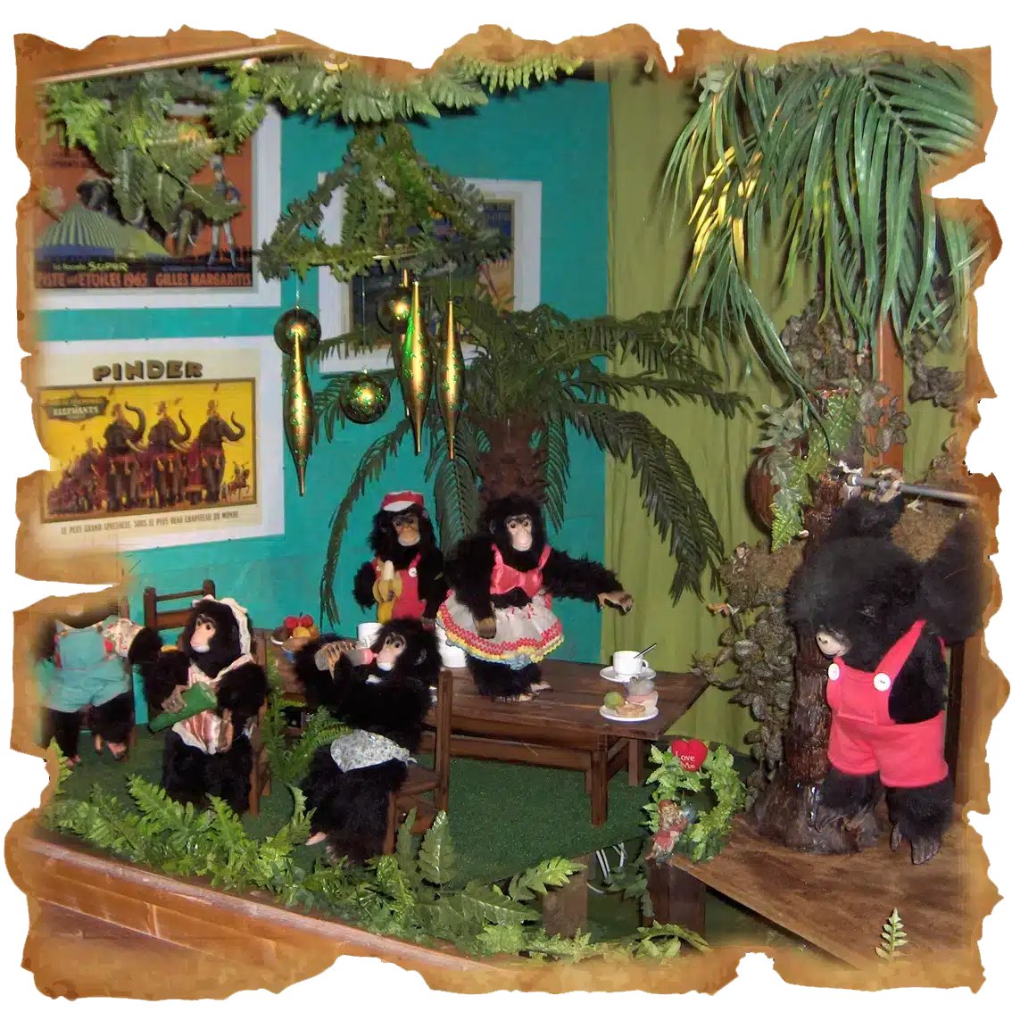 Monkey puppets at the Magic Circus automatons attraction at Fantassia Park